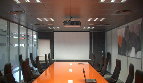 Equipement d'une salle de réunion en vidéoprojection